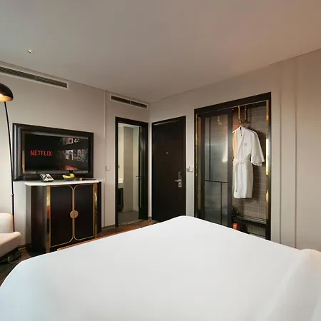 Le Premier Hotel & Rooftop Bar Hanoi Exterior photo