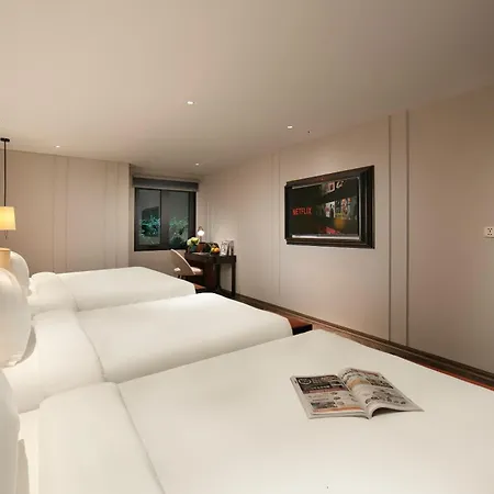 Le Premier Hotel & Rooftop Bar Hanoi Exterior photo