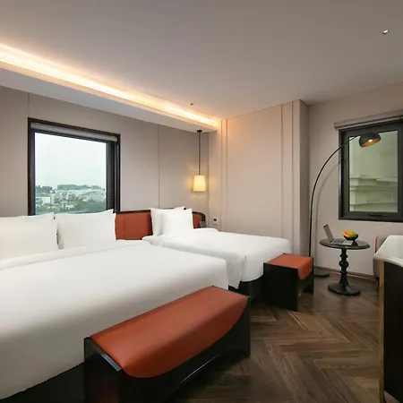 Le Premier Hotel & Rooftop Bar Hanoi Exterior photo