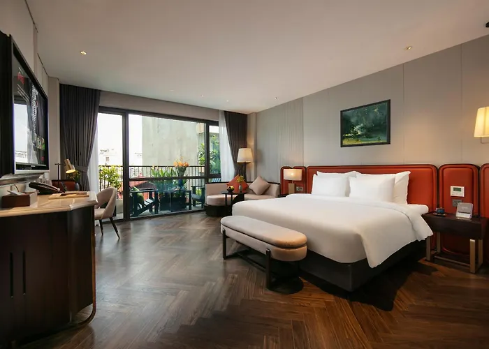 Le Premier Hotel & Rooftop Bar